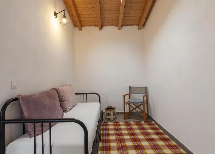 A28 - Castela Street Townhouse In Espiche * Praia Da Luz