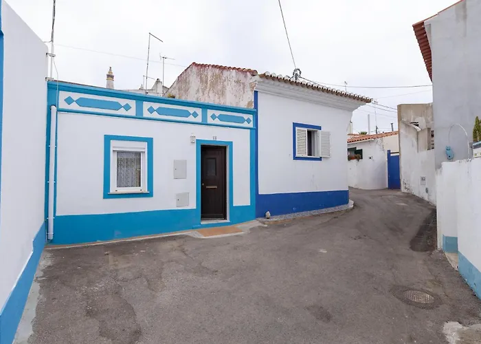 A28 - Castela Street Townhouse In Espiche * Praia Da Luz