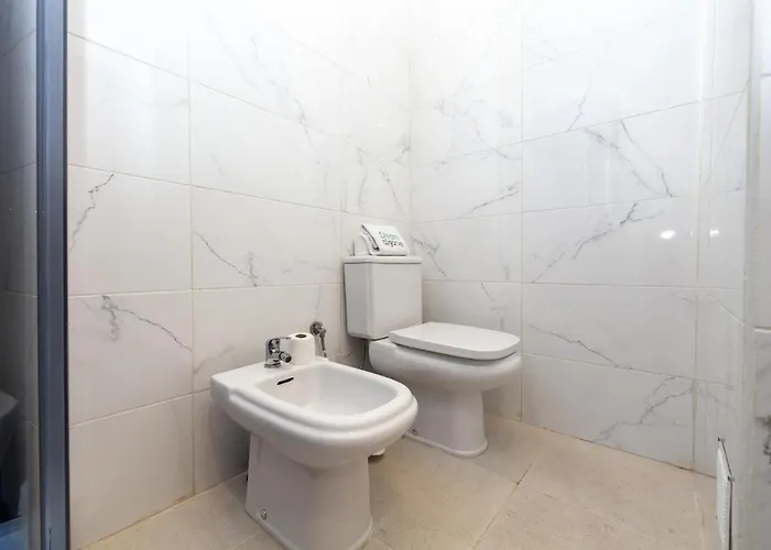 A28 - Castela Street Townhouse In Espiche *